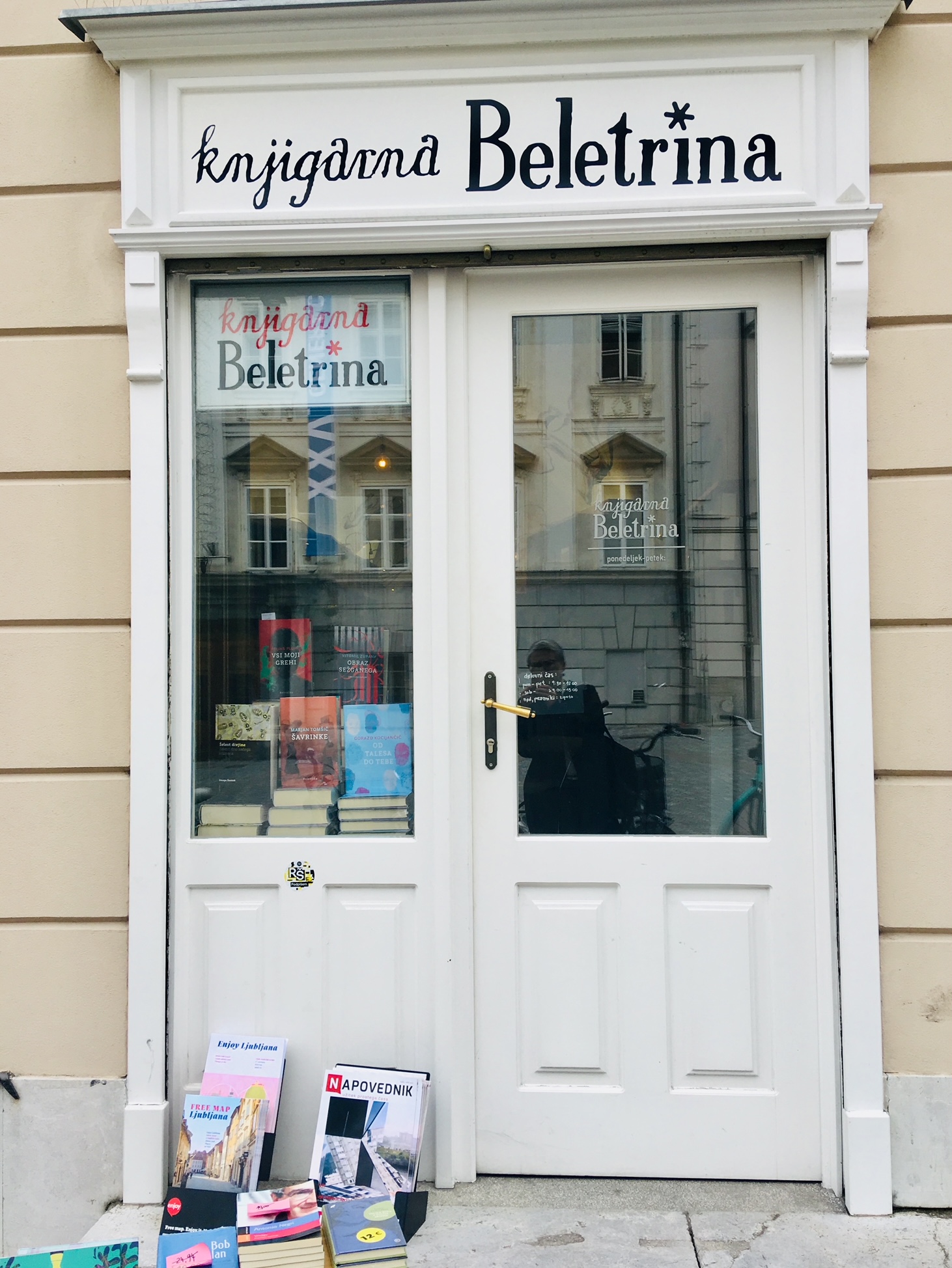 The entrance to Beletrina Bookshop.