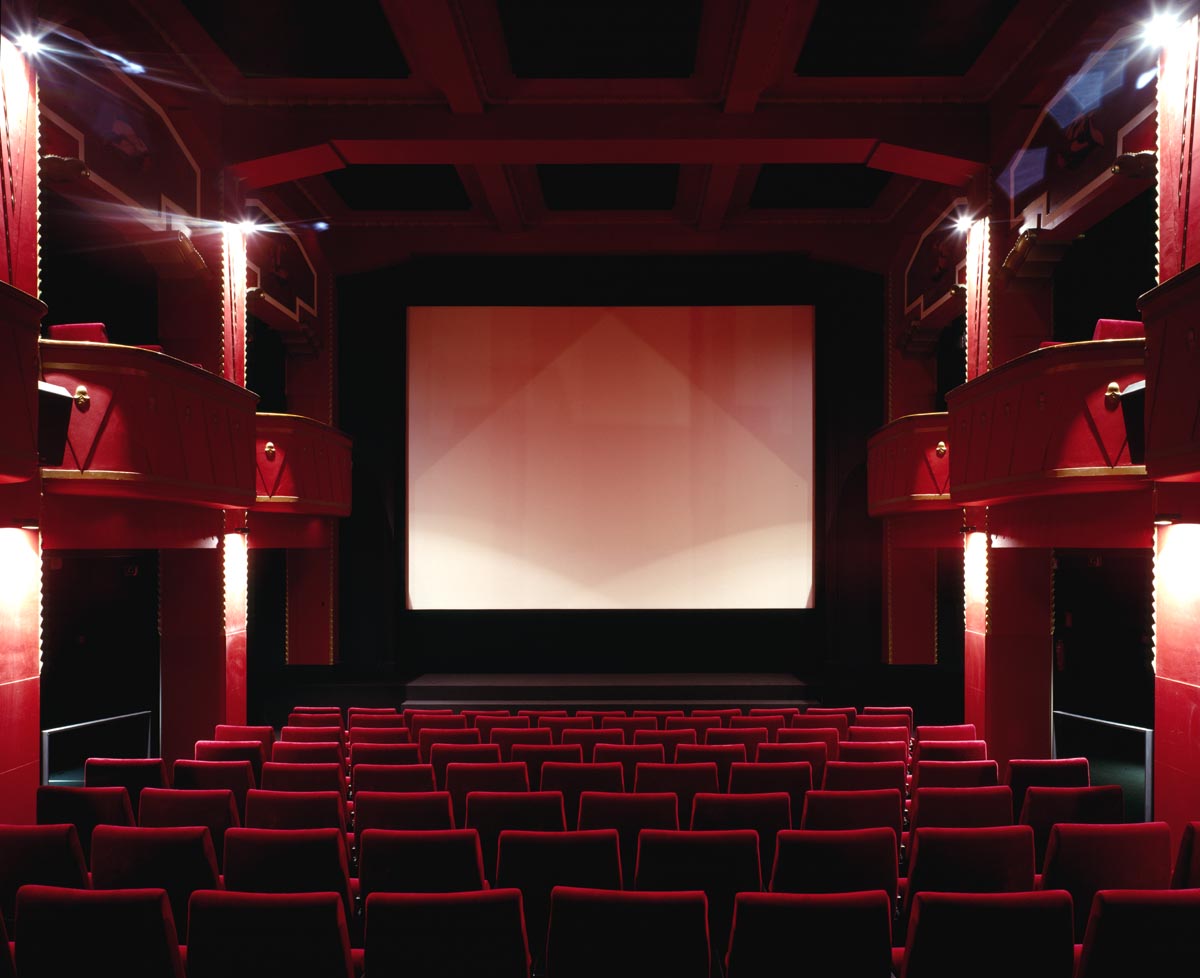 File:Kinodvor Cinema 2005 hall Photo Blaz Budja.jpg