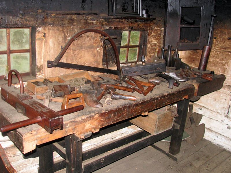 File:Kavcnik Homestead 2007 Working bench Photo Janez Novak.jpg