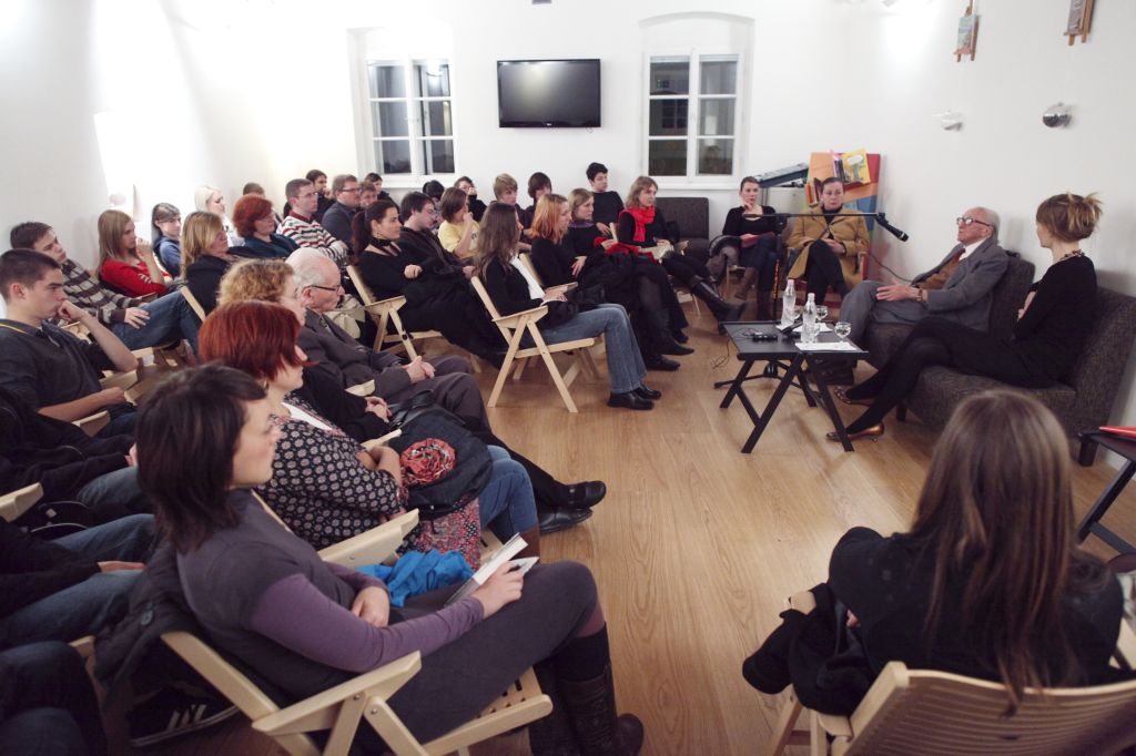 File:Trubar Literature House 2010 Literary Talk.jpg
