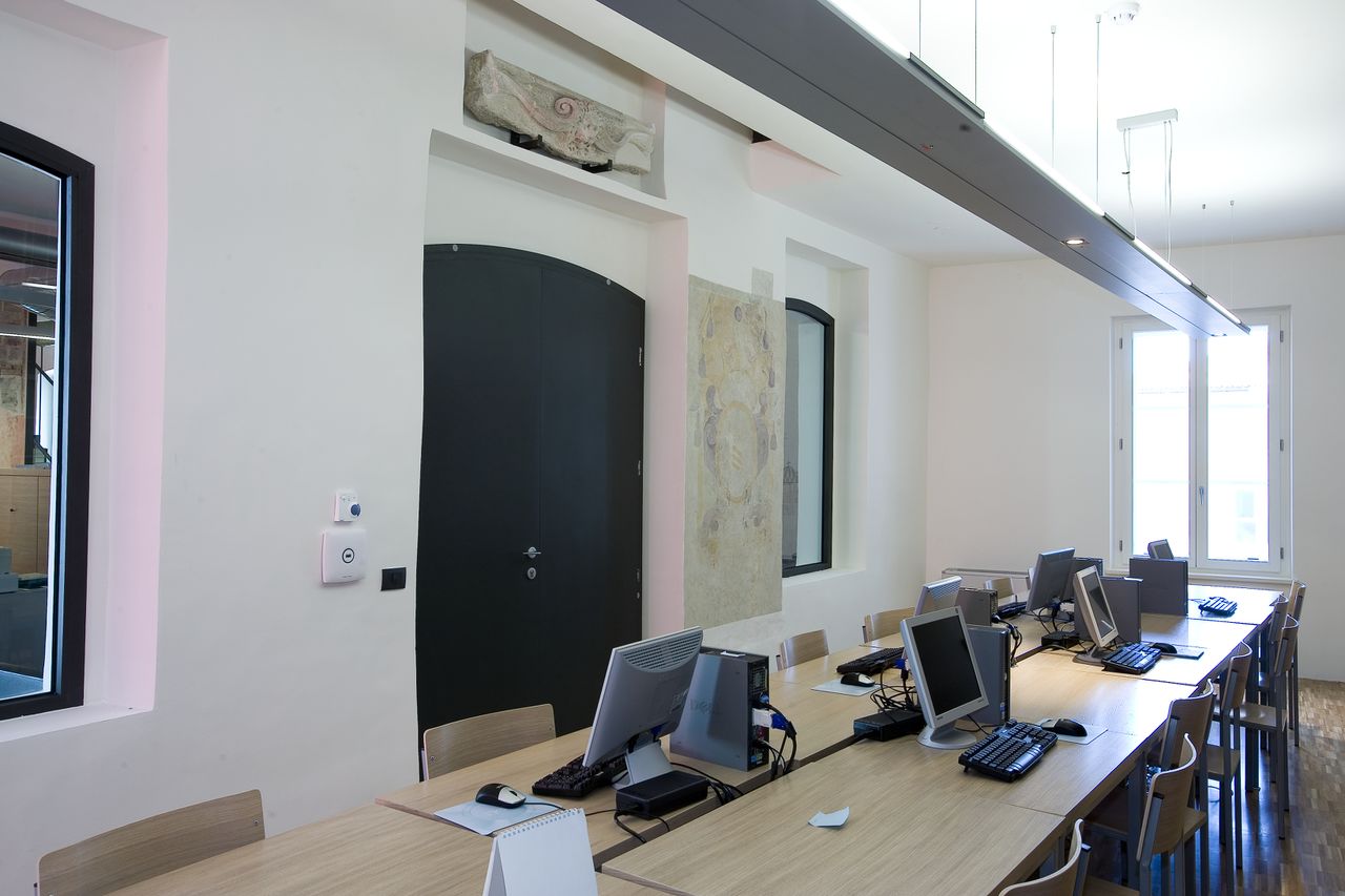 File:Faculty of Humanities Koper Library.JPG