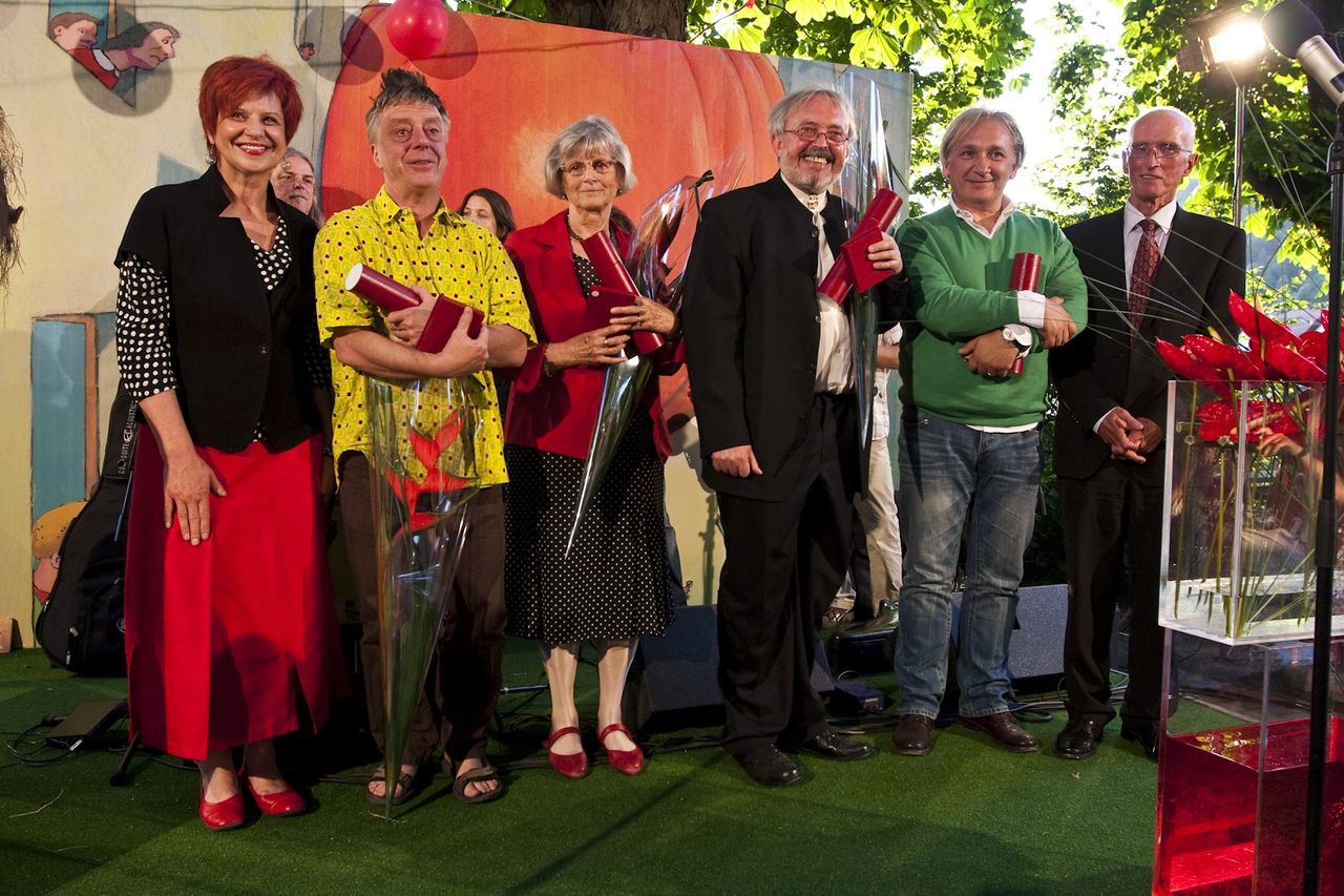 File:Levstik Award 2009 Winners.JPG