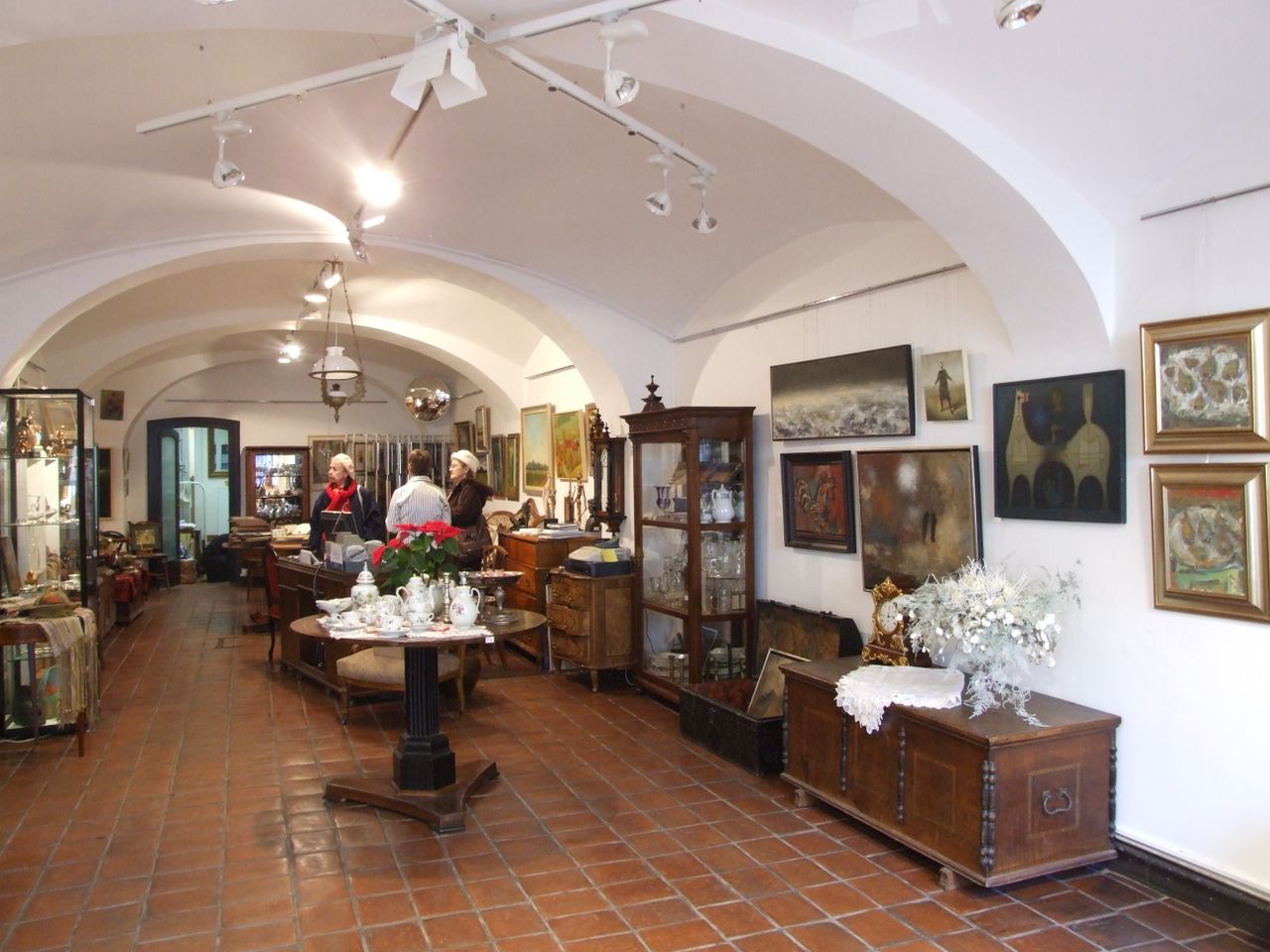 File:ARS Gallery 2008 Interior.JPG