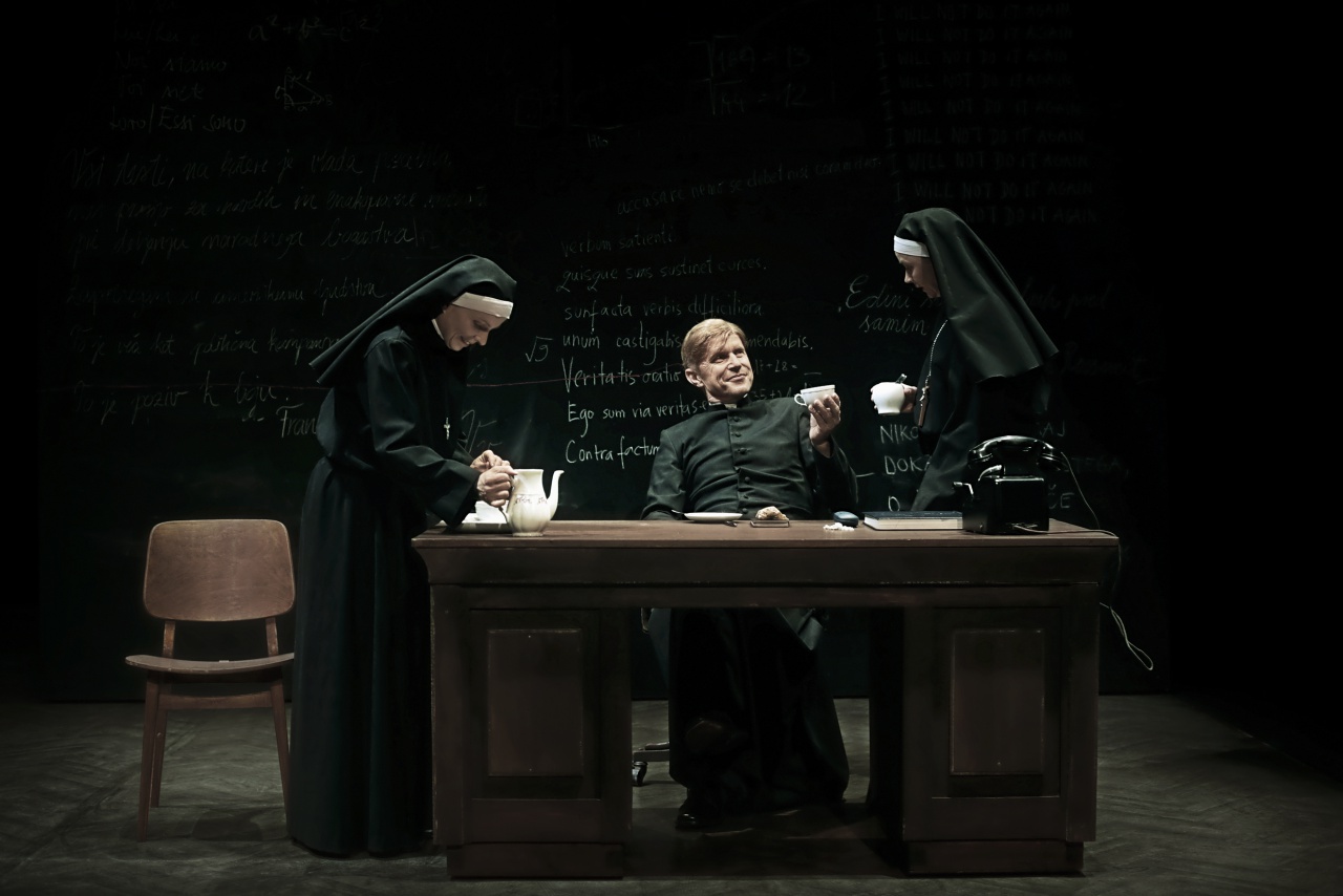 File:Preseren Theatre Kranj 2012 Dvom.jpg