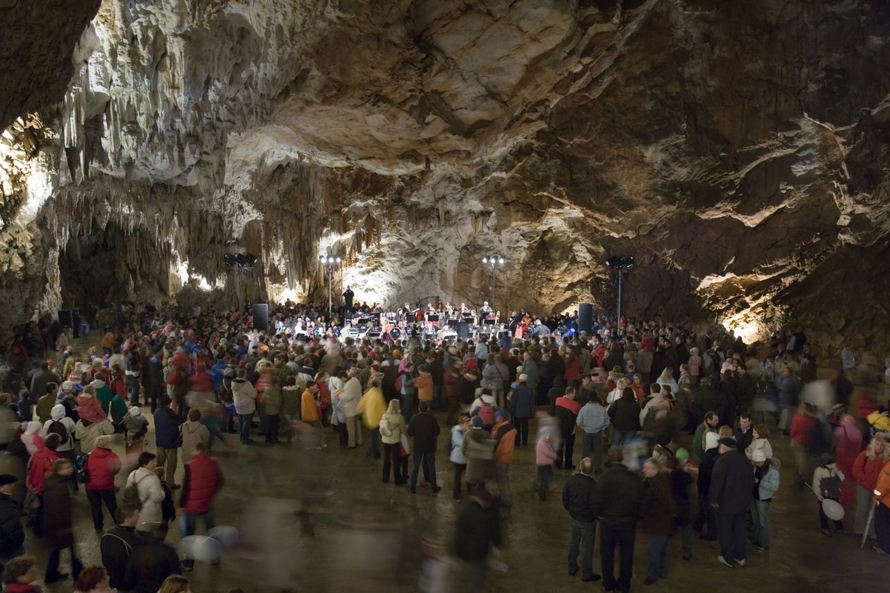 File:Postojna Cave 2007.jpg